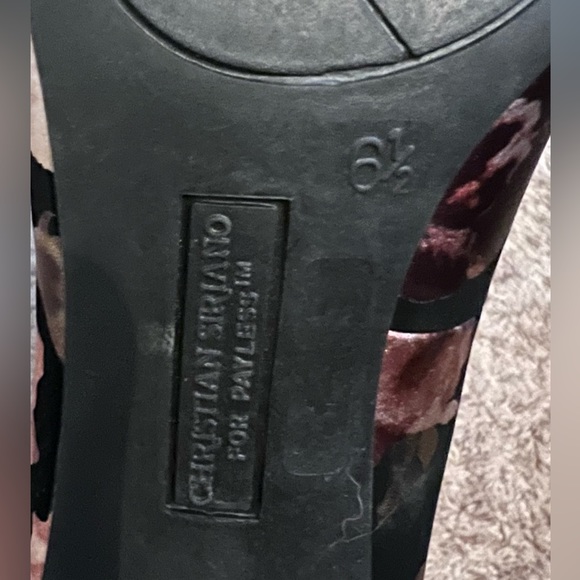 Heels 👠 🔥 - Picture 3 of 4